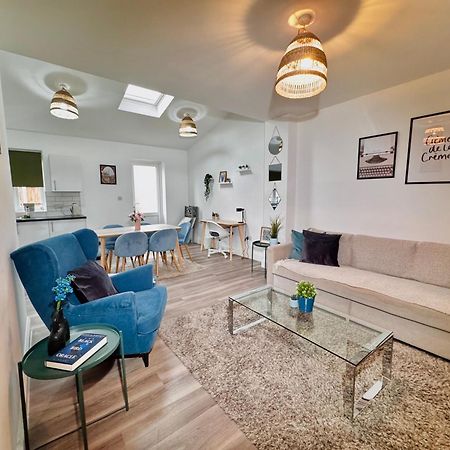 Cosy 1-Bed Flat 30Min To Central London & Parking Esterno foto