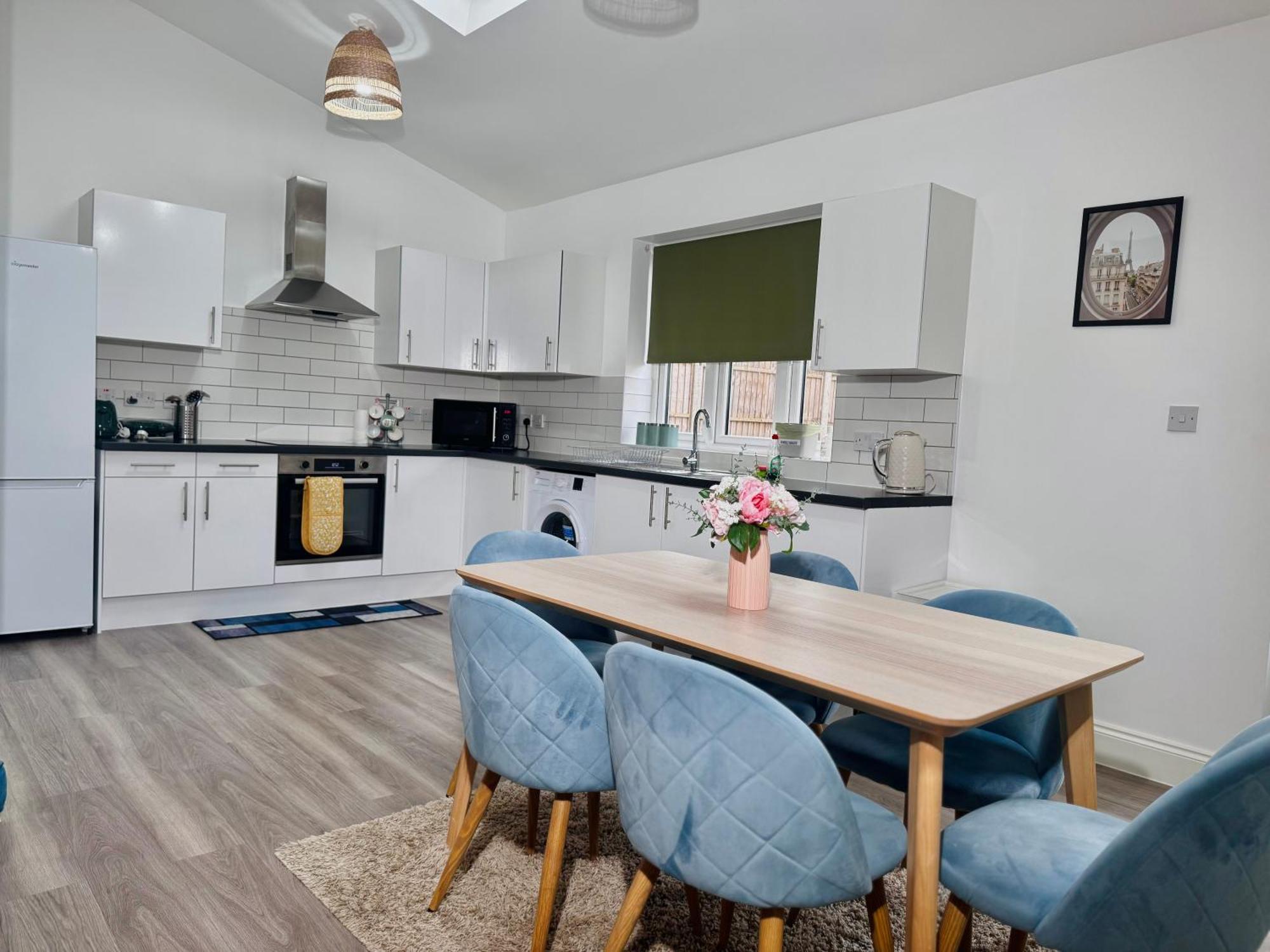 Cosy 1-Bed Flat 30Min To Central London & Parking Esterno foto